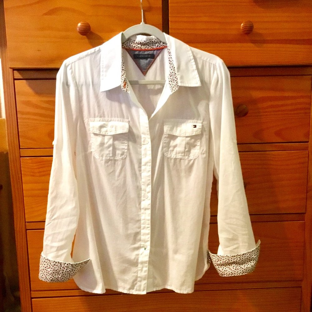 NWOT - 100% Cotton Tommy Hilfiger Long Sleeve Cuffed Blouse - Size M